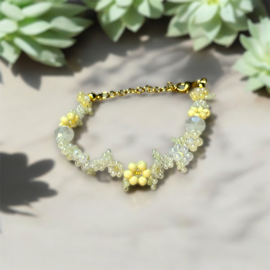 Lemon Grass Misty Beaded Flower Bracelet B017