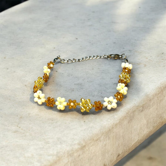 Beige White Beaded Flower Bracelet B013